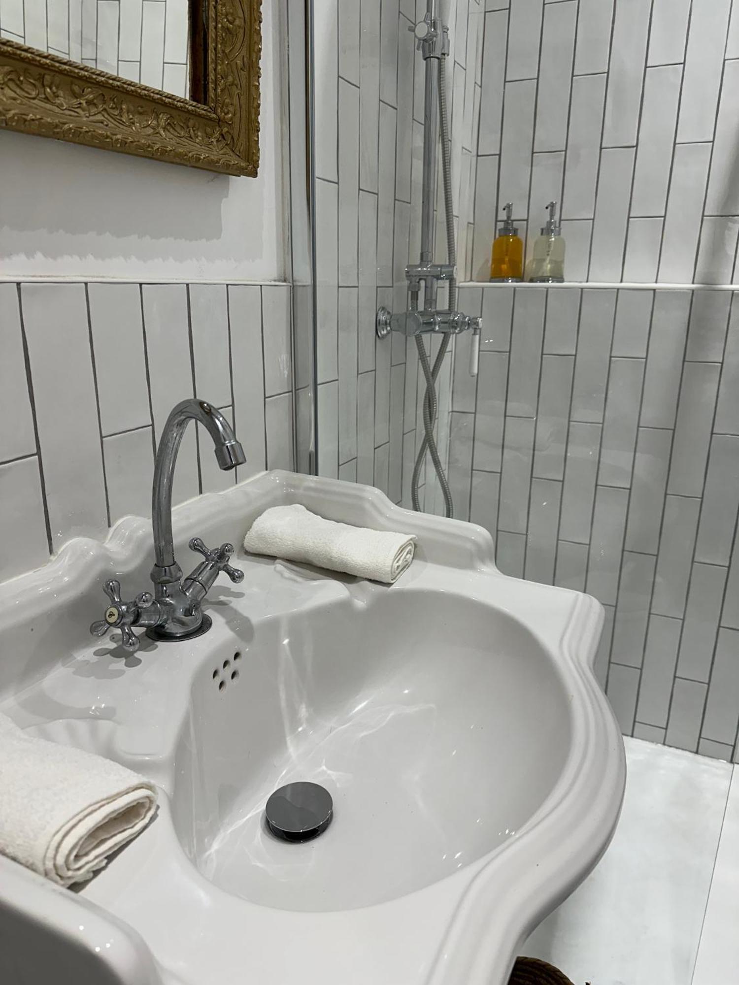 Studio Centre Ville La Toscane LʼIsle-sur-la-Sorgue المظهر الخارجي الصورة